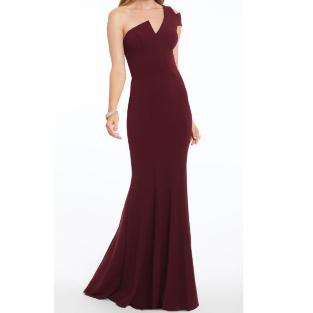 Camille La Vie One Shoulder Crepe Dress